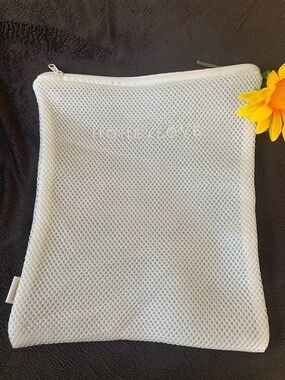 HONEYLOVE Mesh, white, smaller drawstring, laundry bag LNWOT